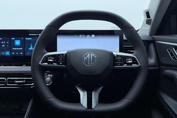 2024 MG HS Essence AS33