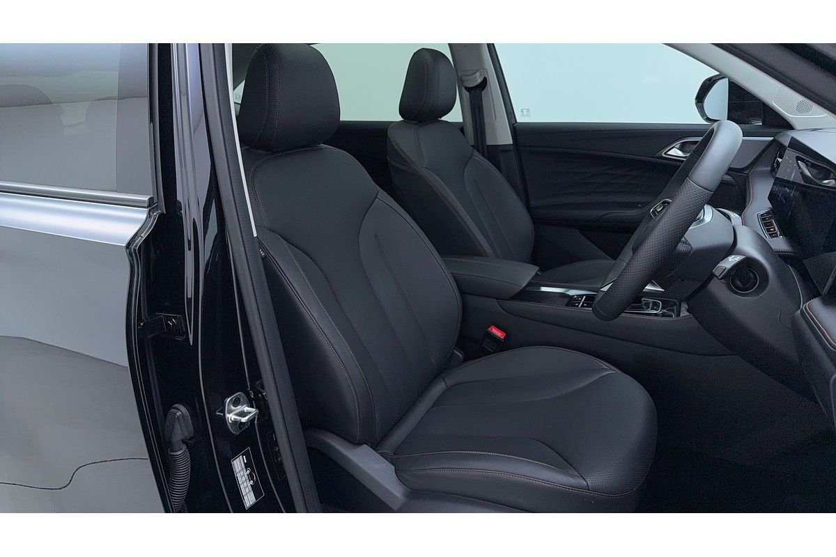 2024 MG HS Essence AS33