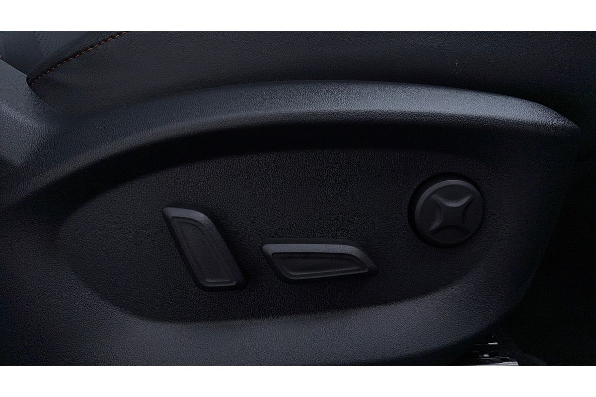 2024 MG HS Essence AS33