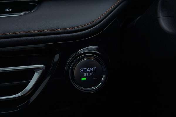 2024 MG HS Essence AS33