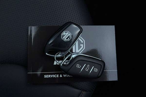 2024 MG HS Essence AS33