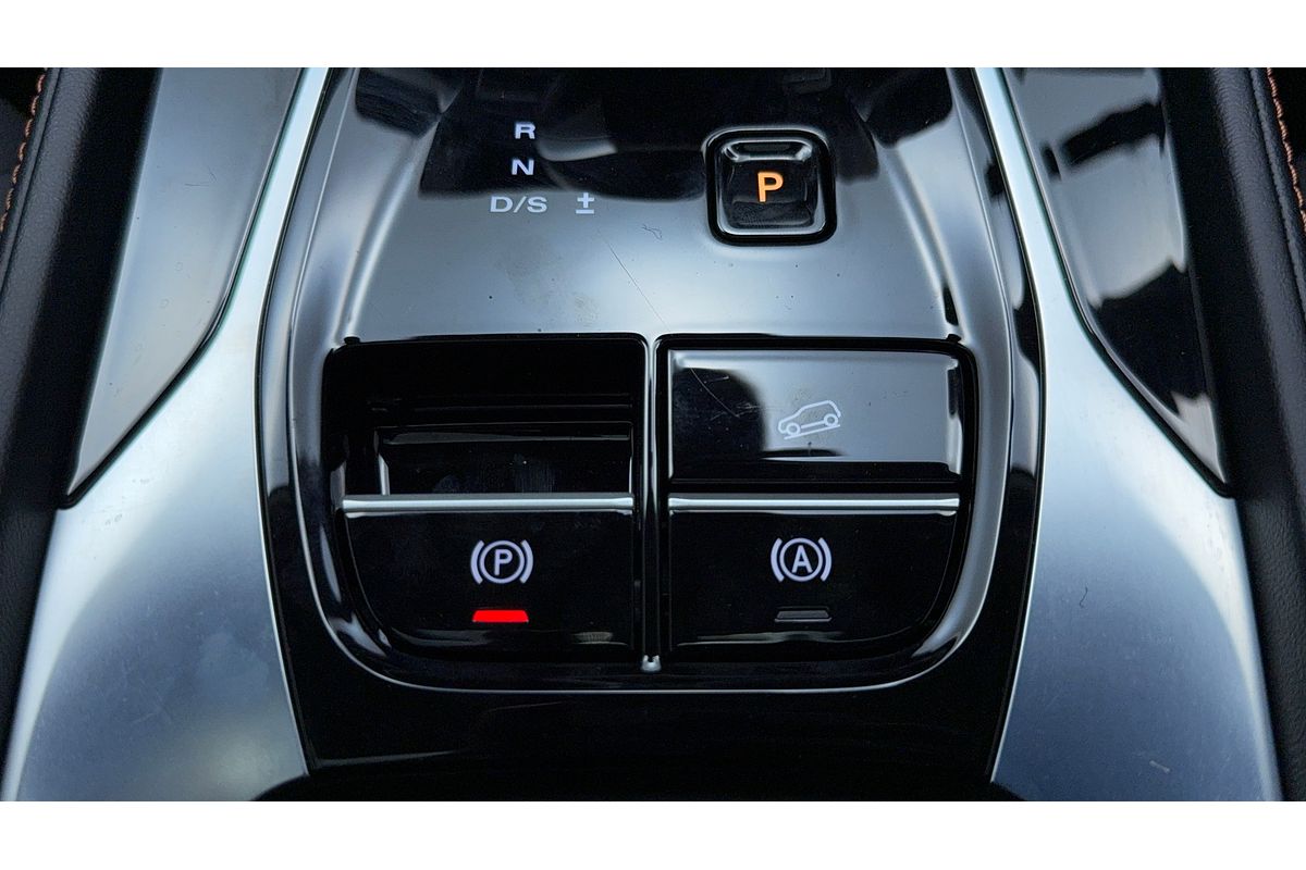 2024 MG HS Essence AS33