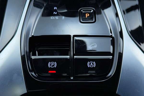 2024 MG HS Essence AS33