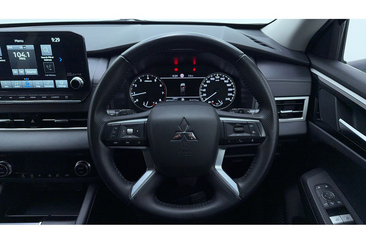 2023 Mitsubishi Outlander LS ZM