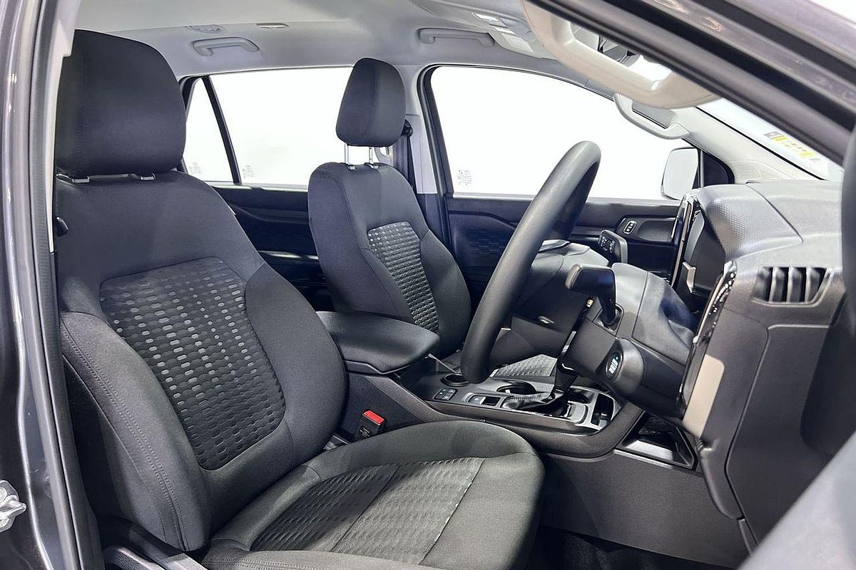 2024 Ford Everest Ambiente 2.0L