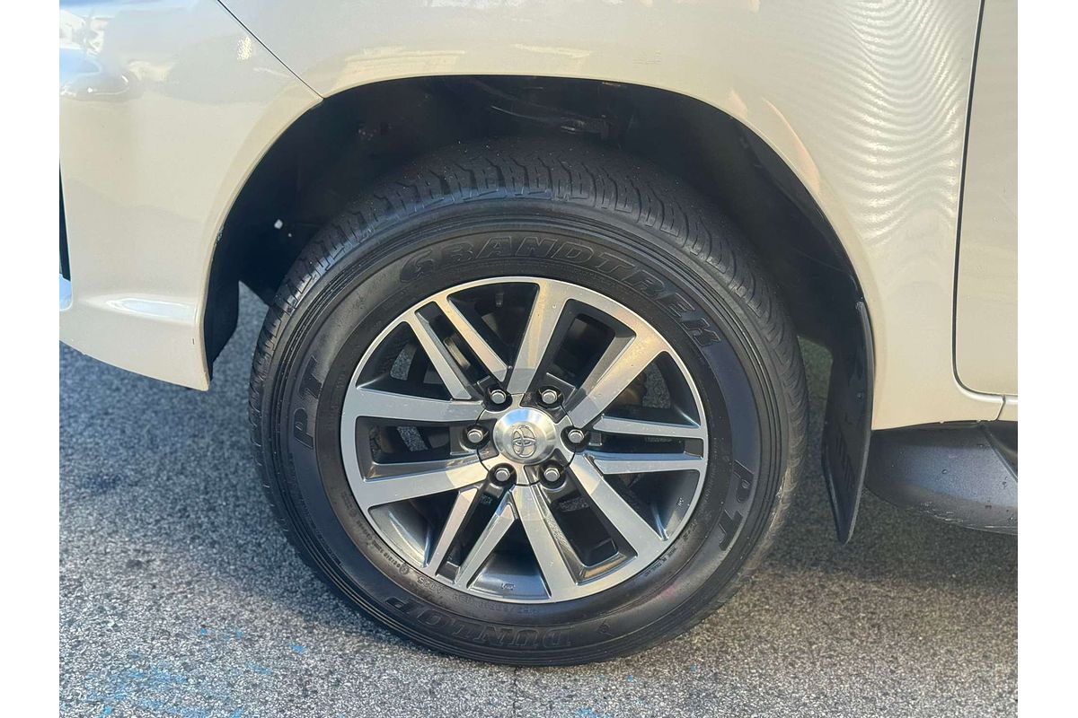 2020 Toyota Hilux SR5 GUN126R 4X4