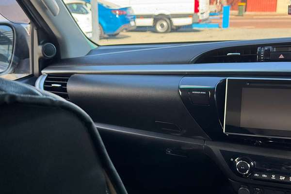 2020 Toyota Hilux SR5 GUN126R 4X4