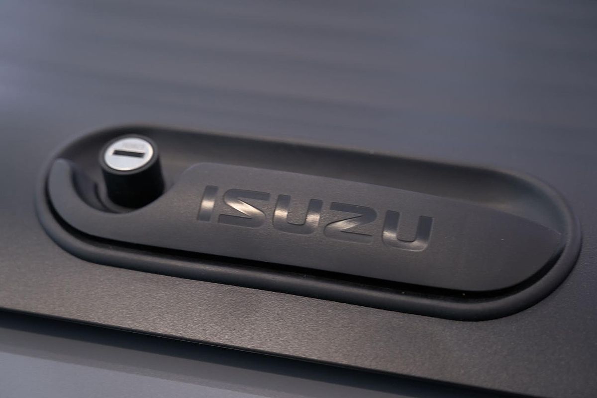 2025 Isuzu D-MAX X-TERRAIN 4X4