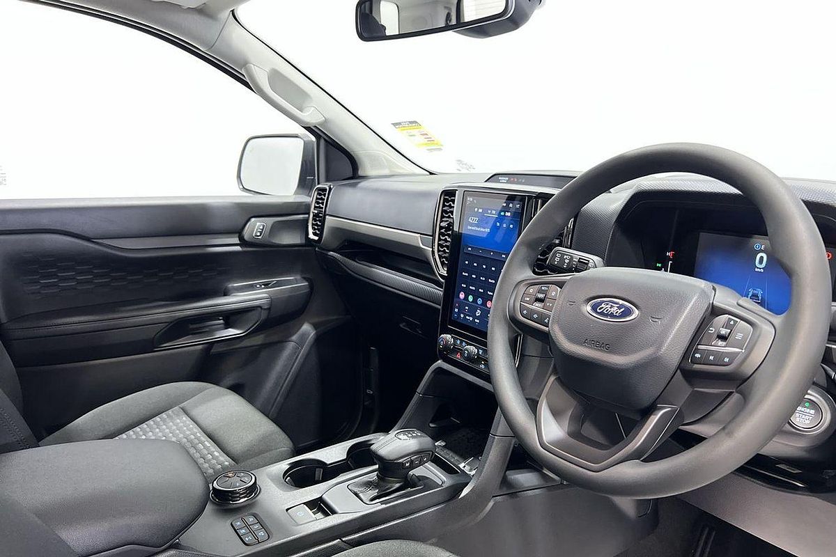 2024 Ford Everest Ambiente 2.0L