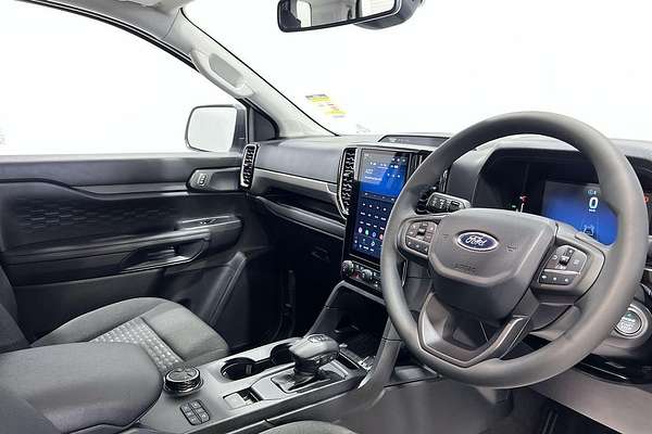 2024 Ford Everest Ambiente 2.0L