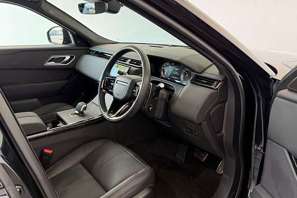 2025 Land Rover Range Rover Velar P250 Dynamic SE L560