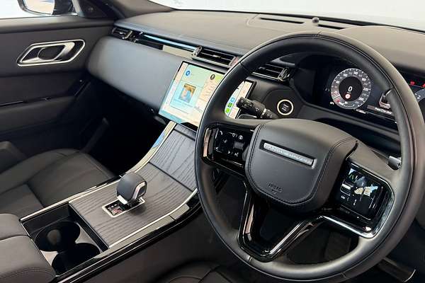 2025 Land Rover Range Rover Velar P250 Dynamic SE L560