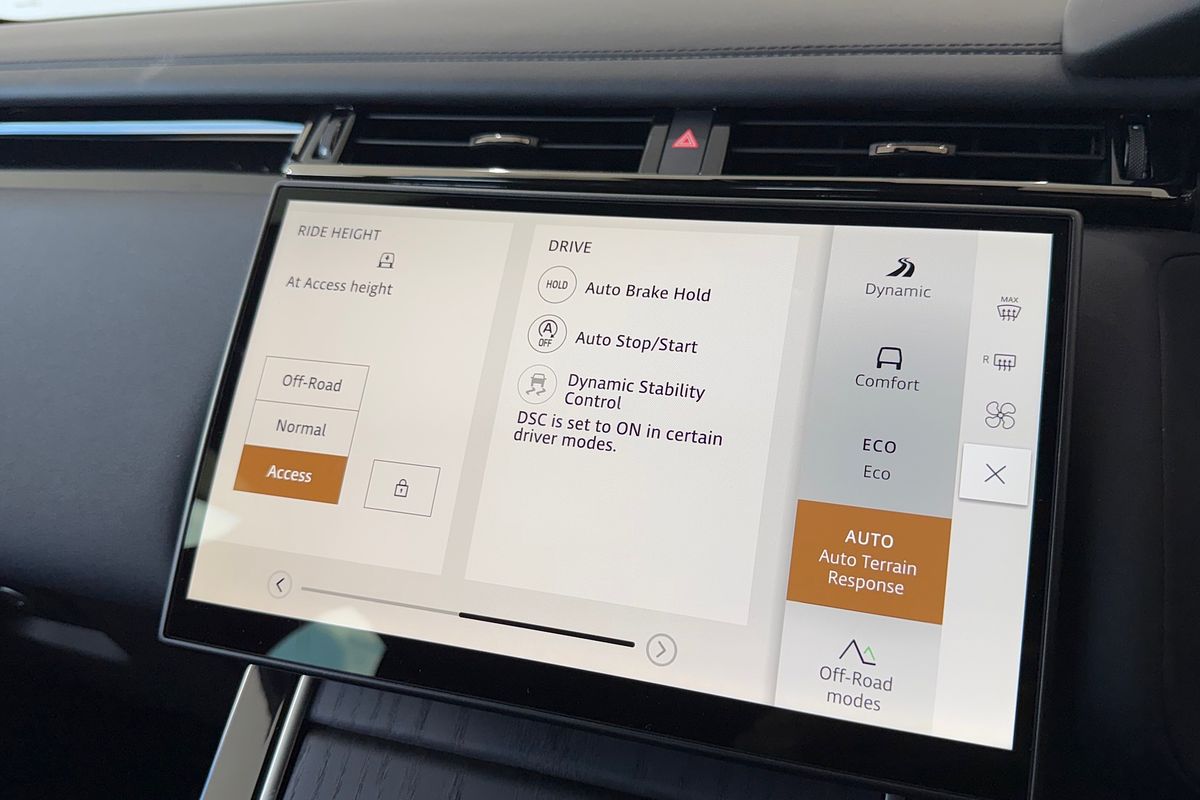 2025 Land Rover Range Rover Velar P250 Dynamic SE L560