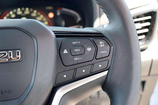 2025 Isuzu MU-X X-TERRAIN