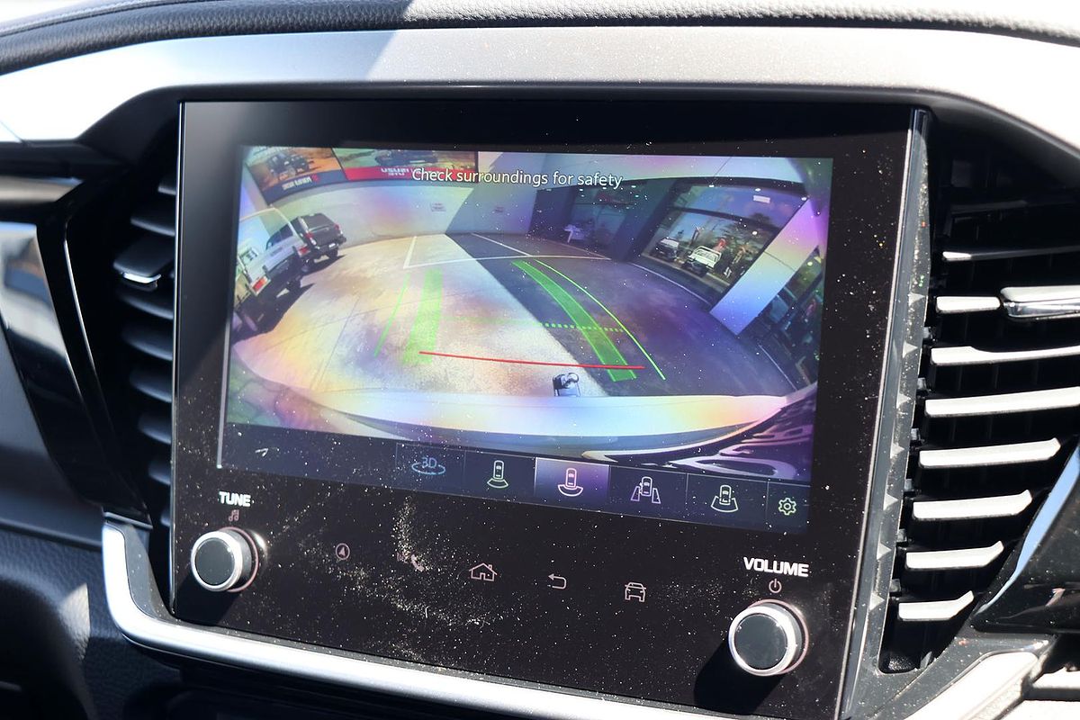 2025 Isuzu MU-X X-TERRAIN