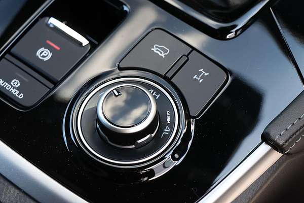 2025 Isuzu MU-X X-TERRAIN