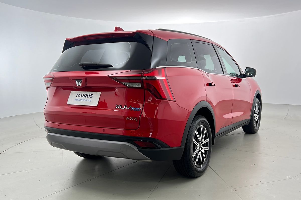 2023 Mahindra XUV700 AX7L