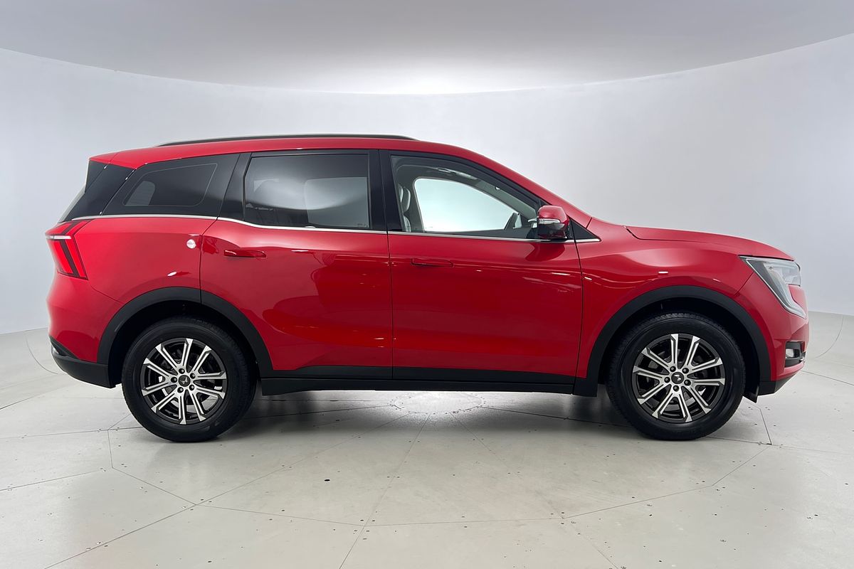 2023 Mahindra XUV700 AX7L