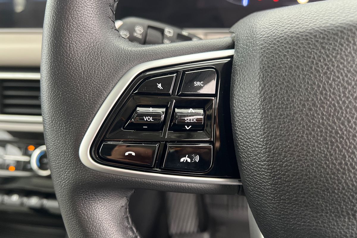 2023 Mahindra XUV700 AX7L