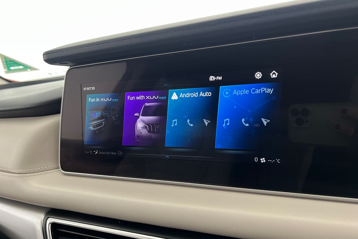 2023 Mahindra XUV700 AX7L