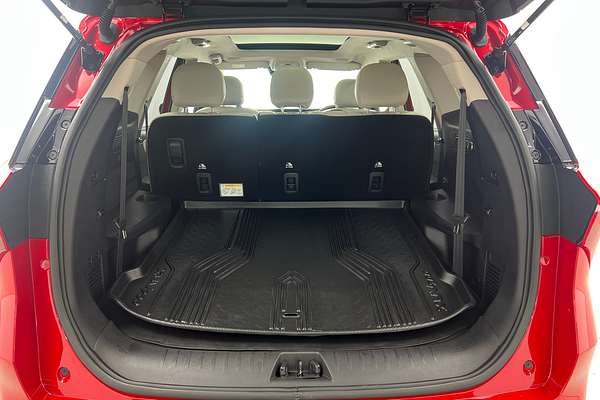 2023 Mahindra XUV700 AX7L thumb-17