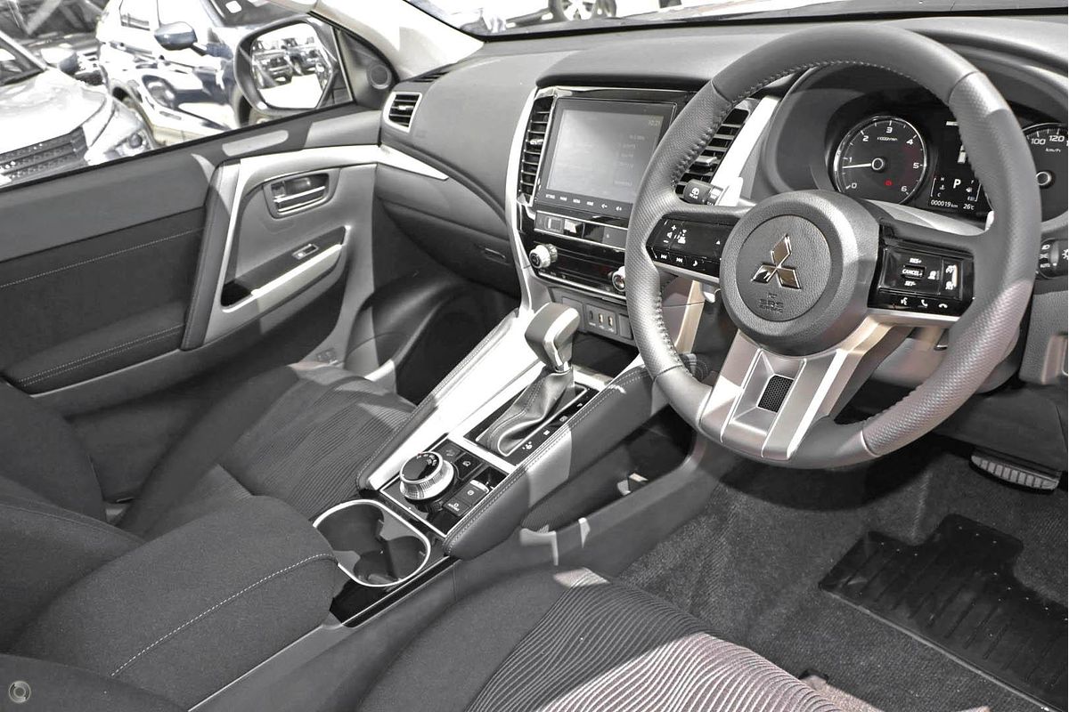 2025 Mitsubishi Pajero Sport GLX QG