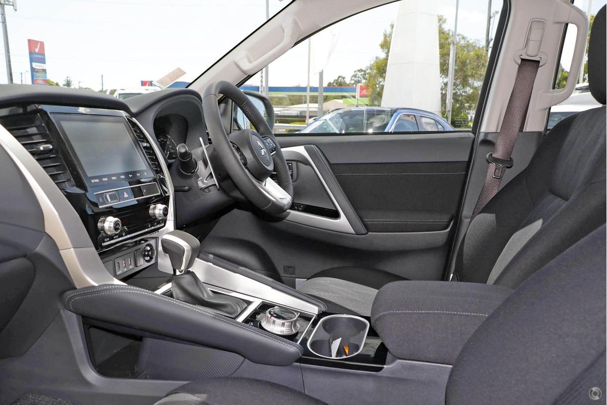 2025 Mitsubishi Pajero Sport GLX QG