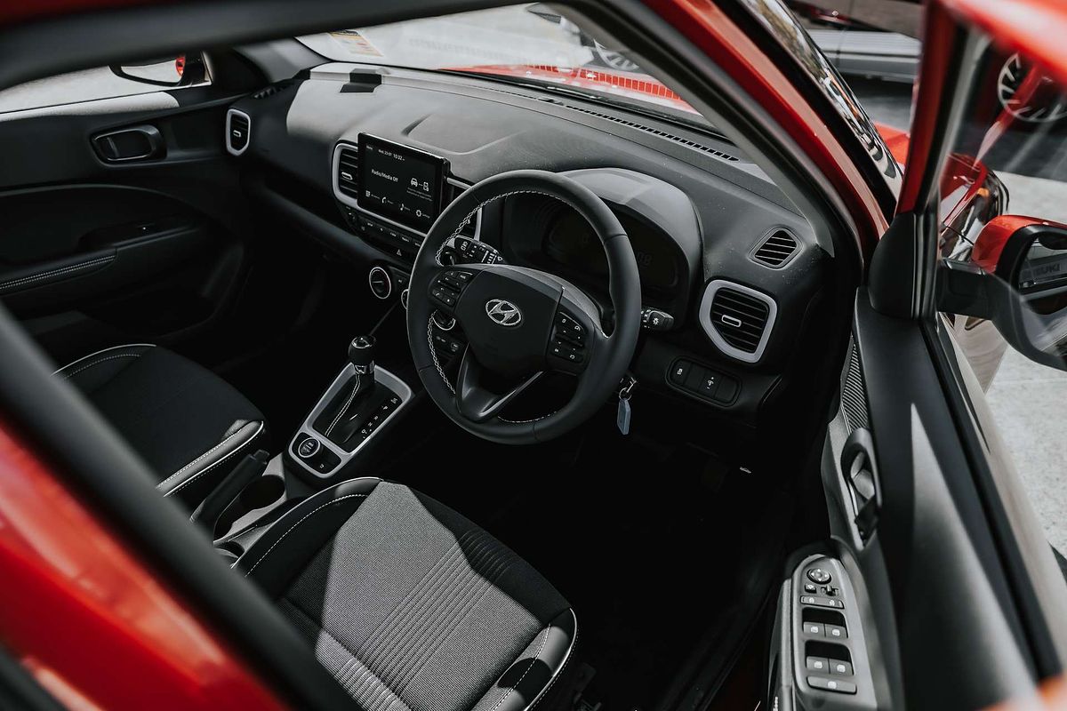 2025 Hyundai Venue Active QX.V5