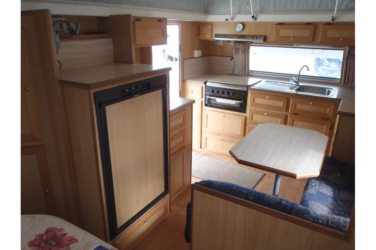 2007 Evernew E Series Pop Top