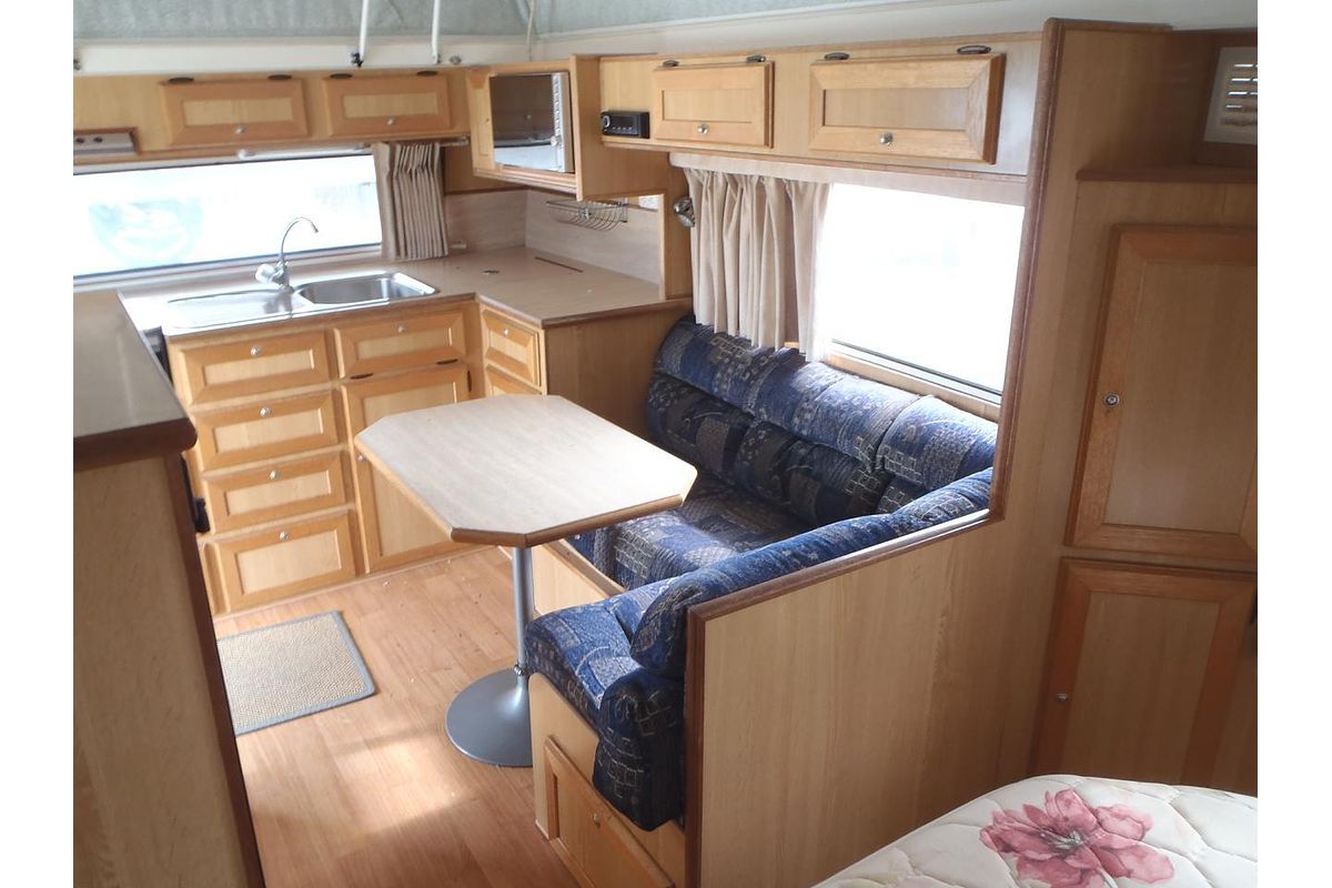 2007 Evernew E Series Pop Top