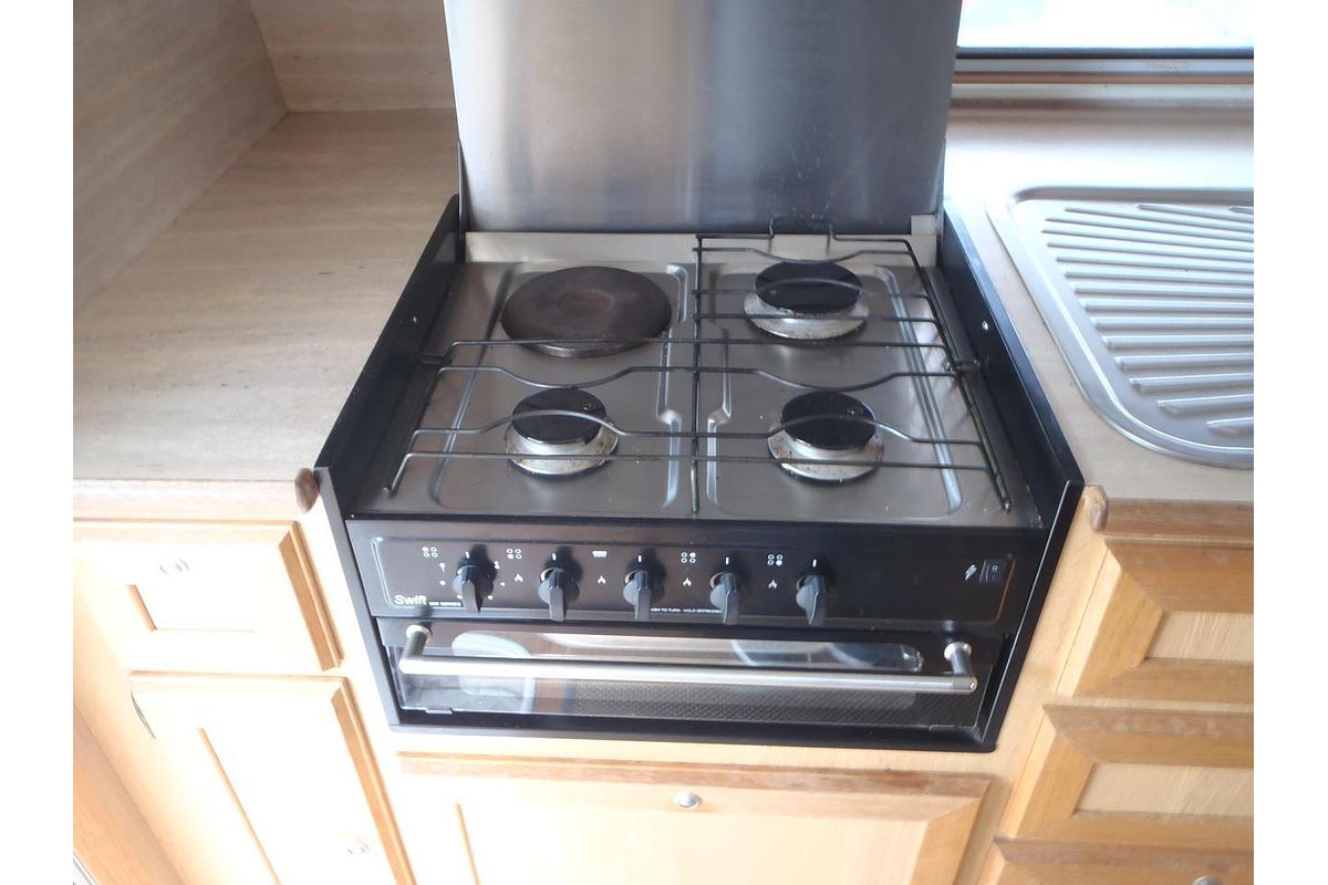 2007 Evernew E Series Pop Top