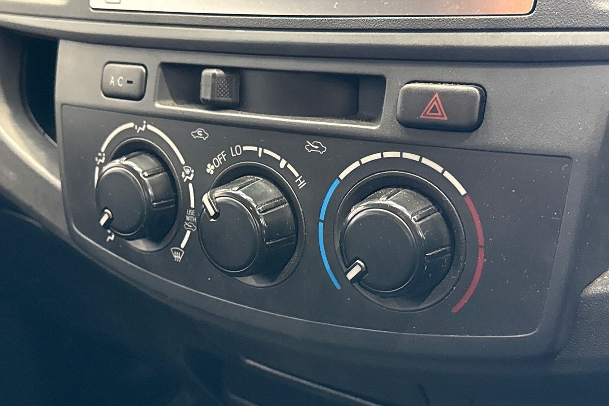 2015 Toyota Hilux WORKMATE TGN16R MY14 REAR WHEEL DRIVE