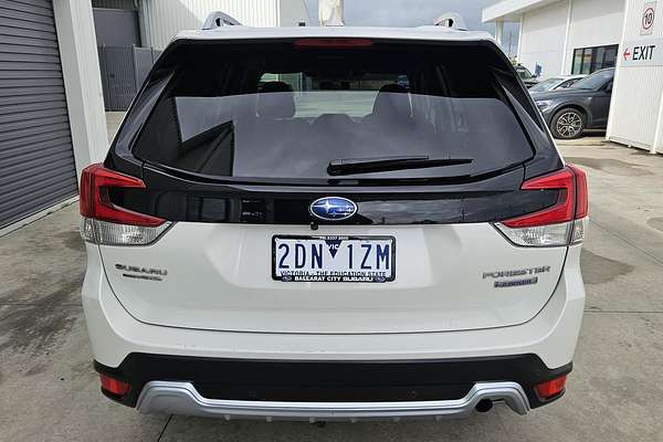 2022 Subaru Forester Hybrid L S5