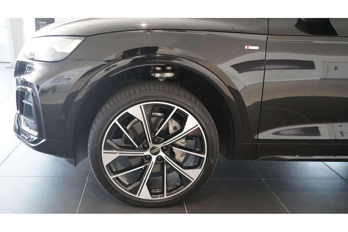 2024 Audi Q5 45 TFSI S line FY