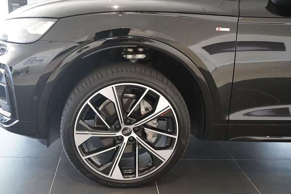 2024 Audi Q5 45 TFSI S line FY