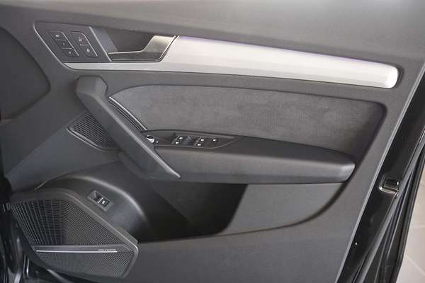 2024 Audi Q5 45 TFSI S line FY