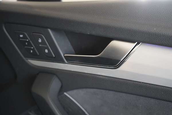 2024 Audi Q5 45 TFSI S line FY