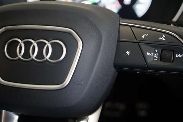 2024 Audi Q5 45 TFSI S line FY