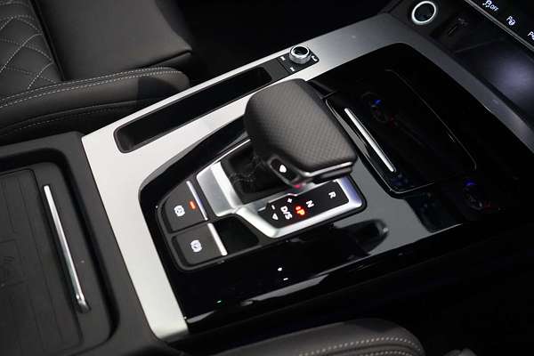 2024 Audi Q5 45 TFSI S line FY