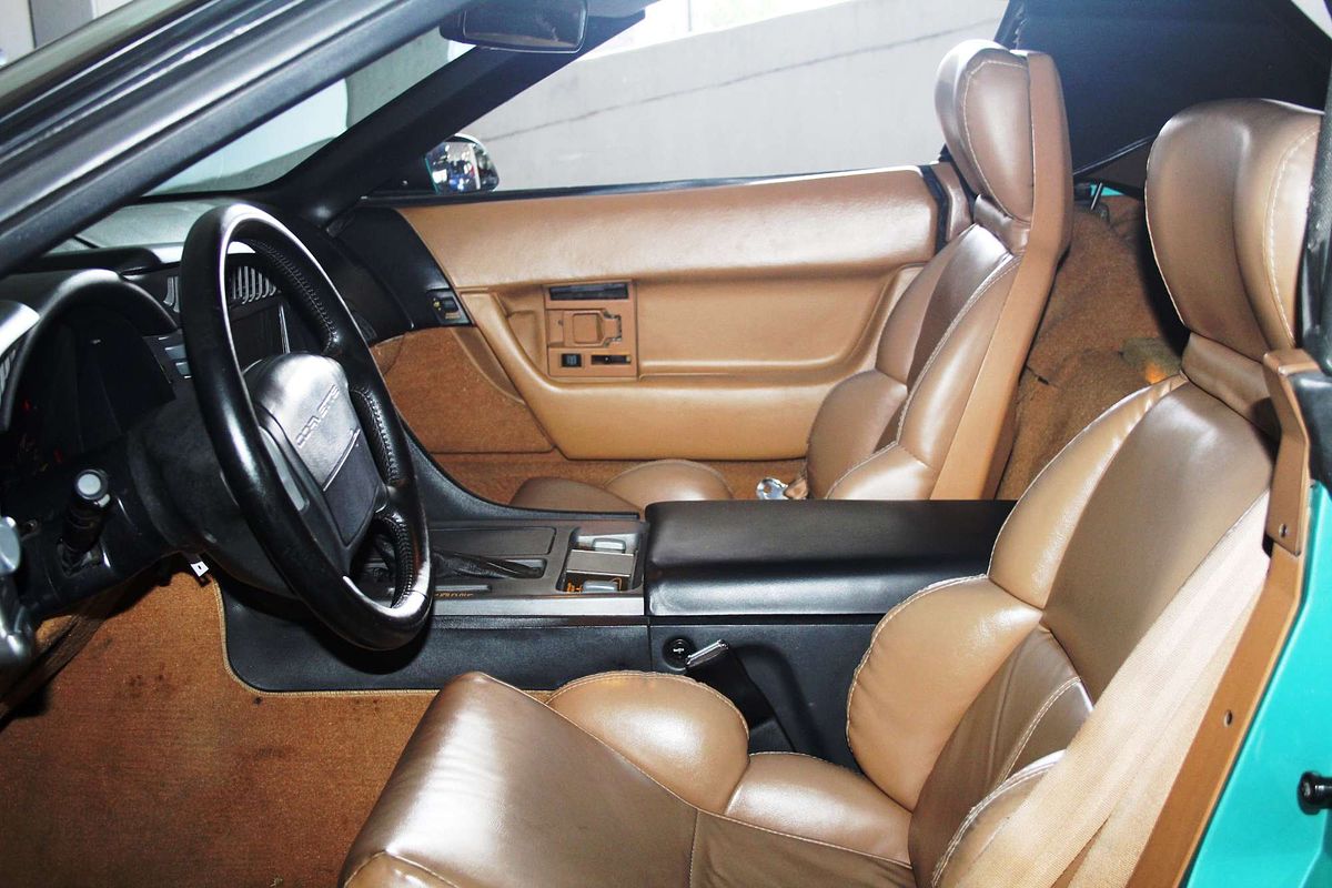 CORVETTE 5.7LT V8 AUTOMATIC CONVERTIBLE