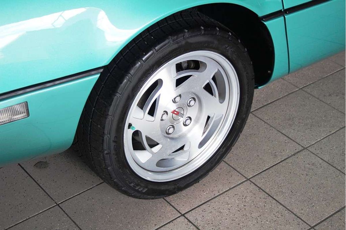 CORVETTE 5.7LT V8 AUTOMATIC CONVERTIBLE