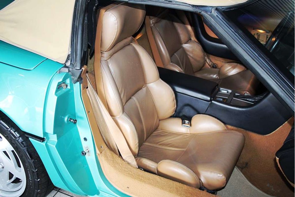 CORVETTE 5.7LT V8 AUTOMATIC CONVERTIBLE