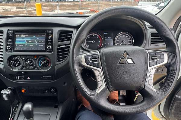 2022 Mitsubishi Triton GLX MR 4X4