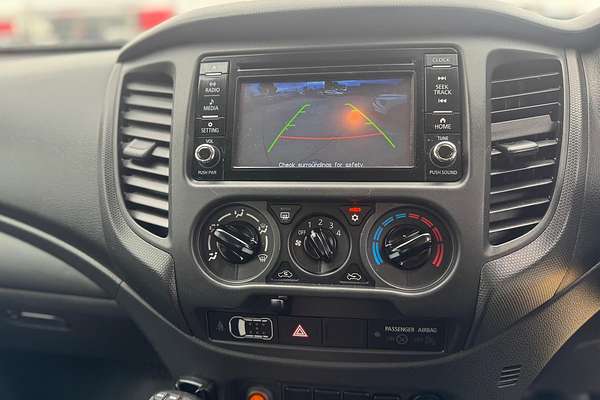 2022 Mitsubishi Triton GLX MR 4X4