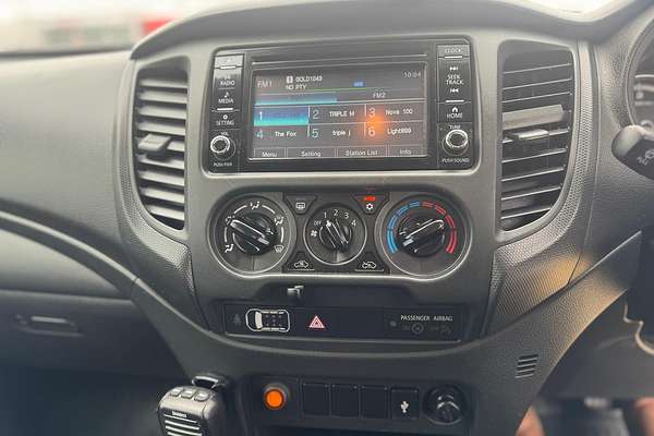 2022 Mitsubishi Triton GLX MR 4X4