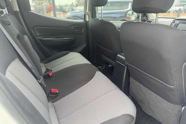 2022 Mitsubishi Triton GLX MR 4X4