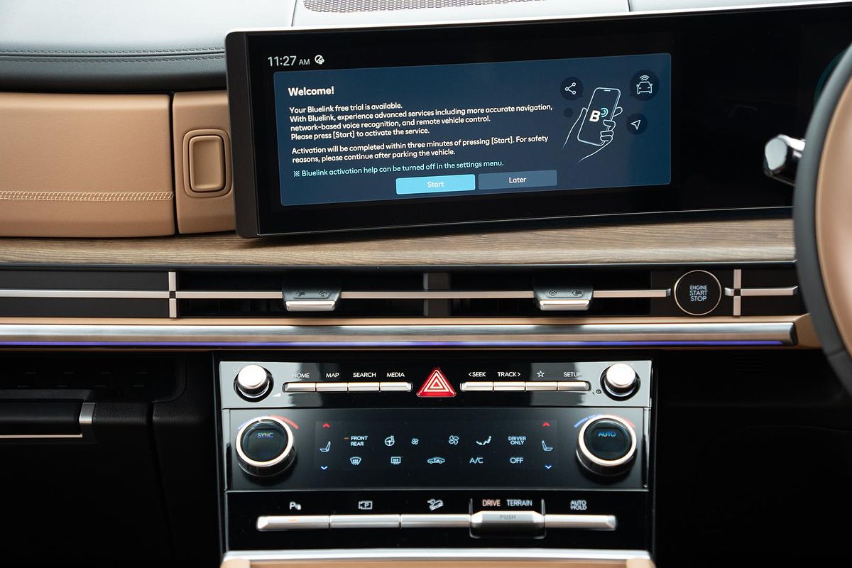 2025 Hyundai Santa Fe Hybrid Calligraphy MX5.V2