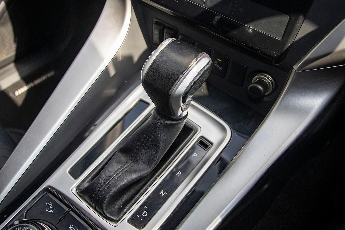 2015 Mitsubishi Pajero Sport Exceed QE