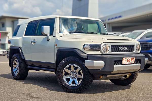 2016 Toyota FJ Cruiser  GSJ15R