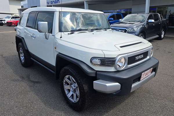 2016 Toyota FJ Cruiser  GSJ15R